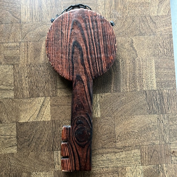 Vintage wooden key shaped wall hanging thermometer Swiss Alps scenery - Picture 4 of 16